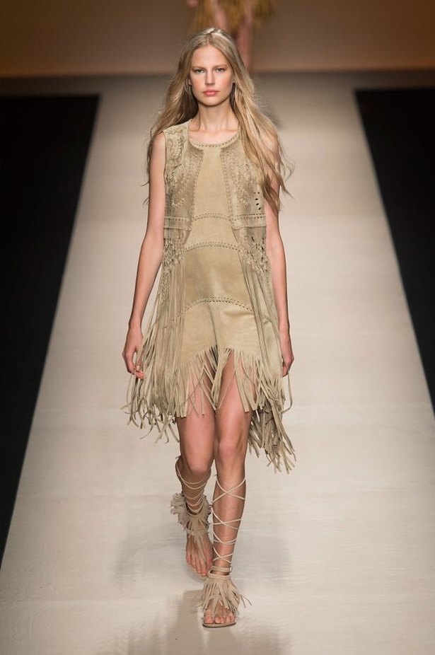 حوريات بوهيمية في عرض Alberta Ferretti لربيع وصيف 2015