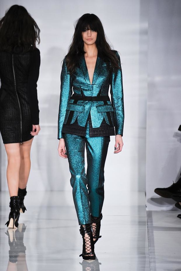 Antonio Berardi وشياكة الأسود