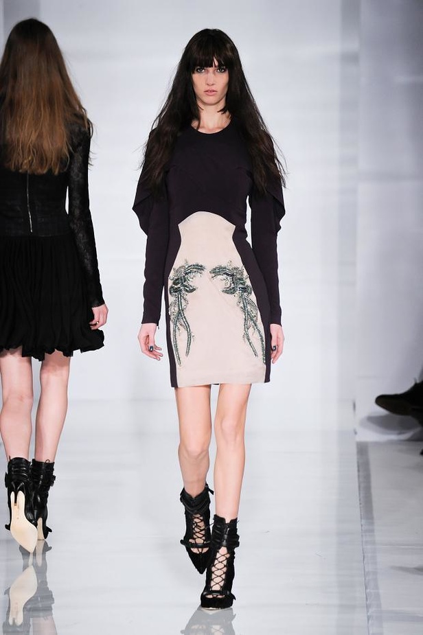 Antonio Berardi وشياكة الأسود