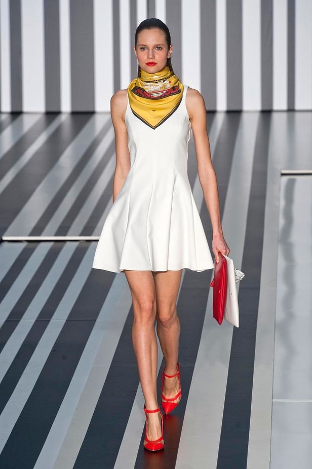 Anya Hindmarch... تصميم واحد يكسر القواعد