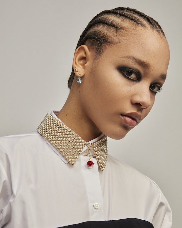 مجموعة ديور Dior لخريف وشتاء 2021-2022 تنقلنا إلى عالم القصص الخيالية بتصاميم أنثوية ساحرة