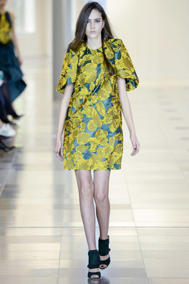 مجموعة Antonio Berardi لمحبات القصات الهندسية