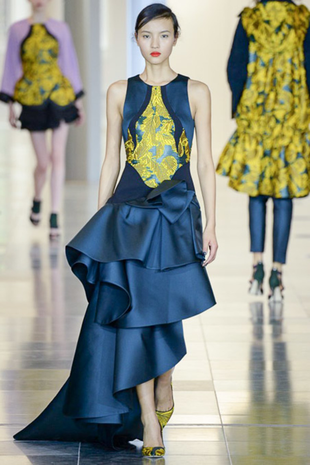 مجموعة Antonio Berardi لمحبات القصات الهندسية