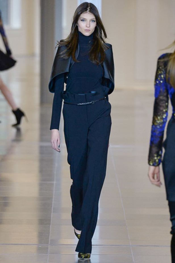 مجموعة Antonio Berardi لمحبات القصات الهندسية