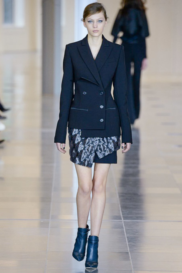 مجموعة Antonio Berardi لمحبات القصات الهندسية