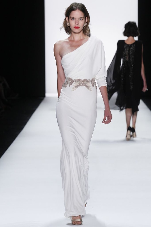 Badgley Mischka رونق السجادة الحمراء في الخمسينيات!