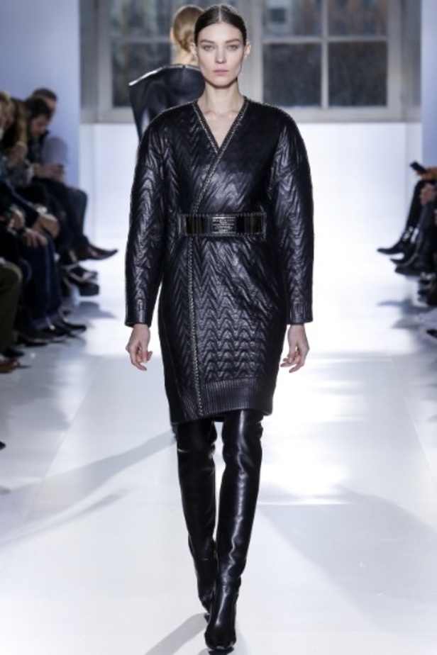 Balenciaga عبقرية أنصاف الحلول