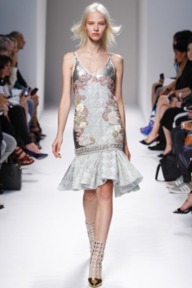 Balmain ..ربيع يبحث عن الدفء