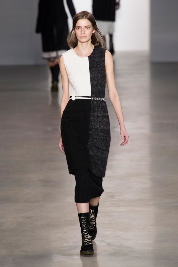 Calvin Klein يغزل الأناقة بخيوط الشمس