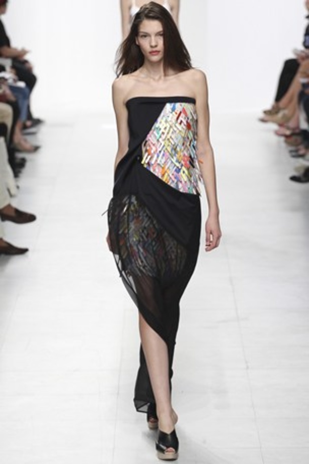 Chalayan .. هكذا يكون الصيف 