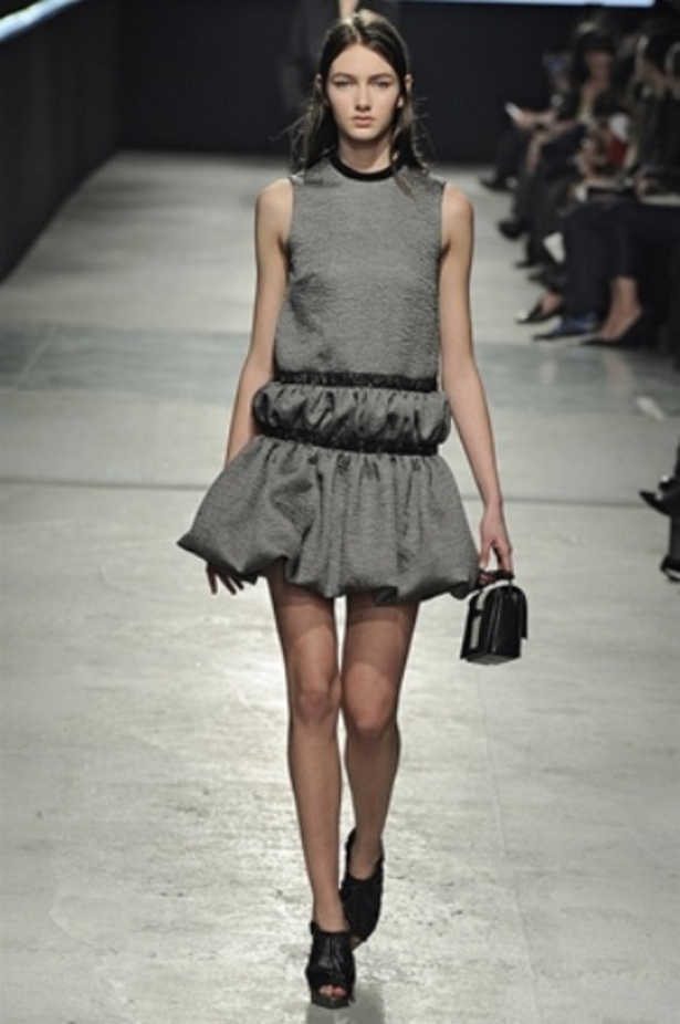 مجموعة Christopher Kane لخريف شتاء 2014 تغرّد خارج السرب