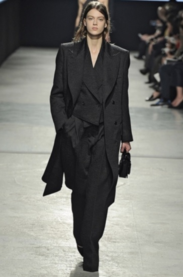 مجموعة Christopher Kane لخريف شتاء 2014 تغرّد خارج السرب