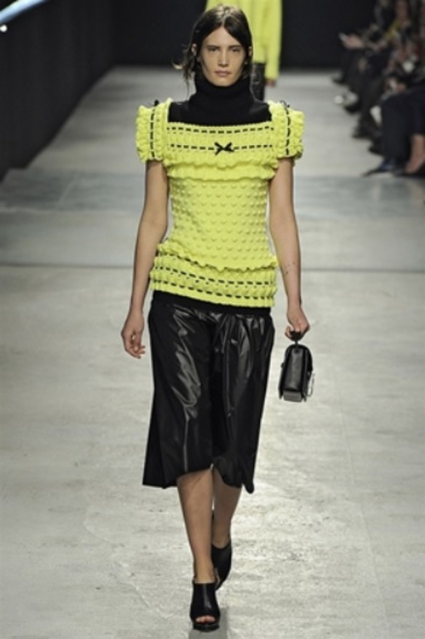 مجموعة Christopher Kane لخريف شتاء 2014 تغرّد خارج السرب