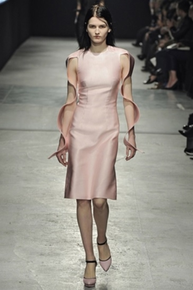 مجموعة Christopher Kane لخريف شتاء 2014 تغرّد خارج السرب