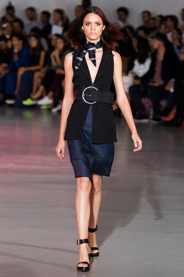 Costume National .. الحرية المتطورة