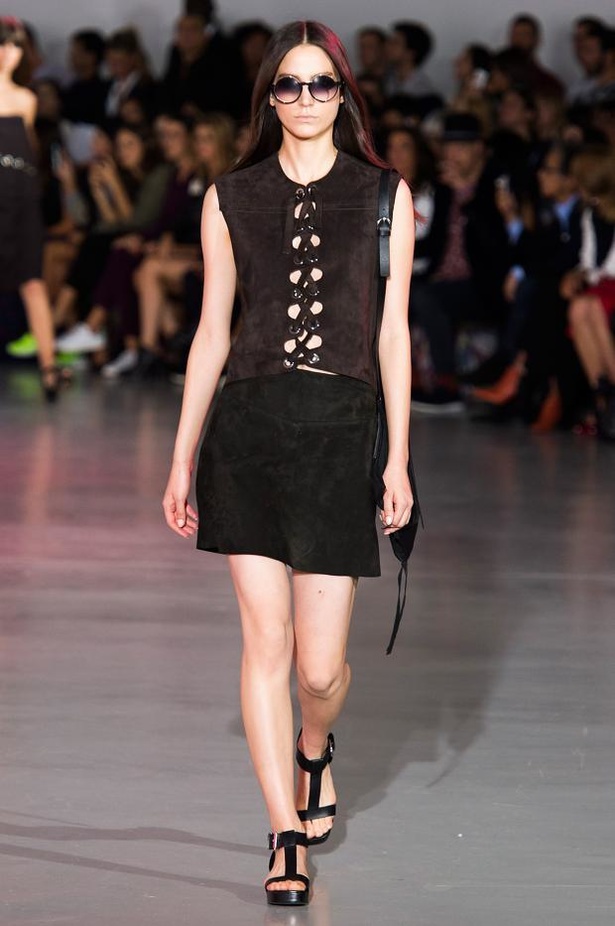 Costume National .. الحرية المتطورة