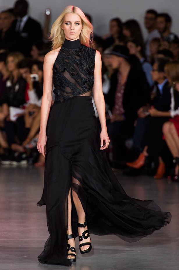 Costume National .. الحرية المتطورة