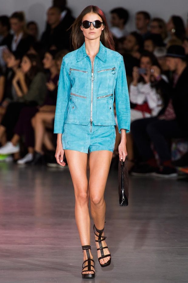 Costume National .. الحرية المتطورة