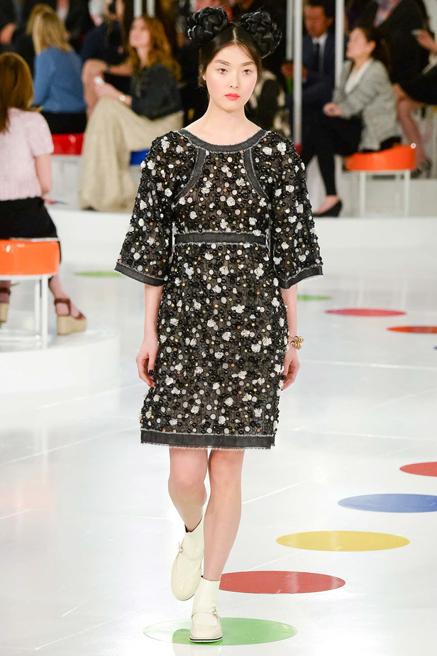 رحلة ساحرة إلى سيول في عرض "Chanel Cruise" 