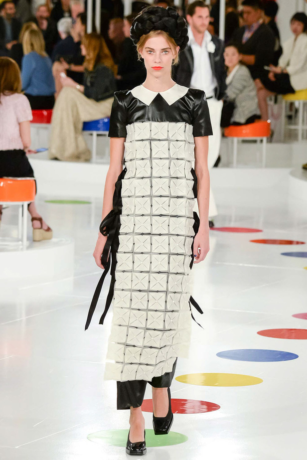 رحلة ساحرة إلى سيول في عرض "Chanel Cruise" 