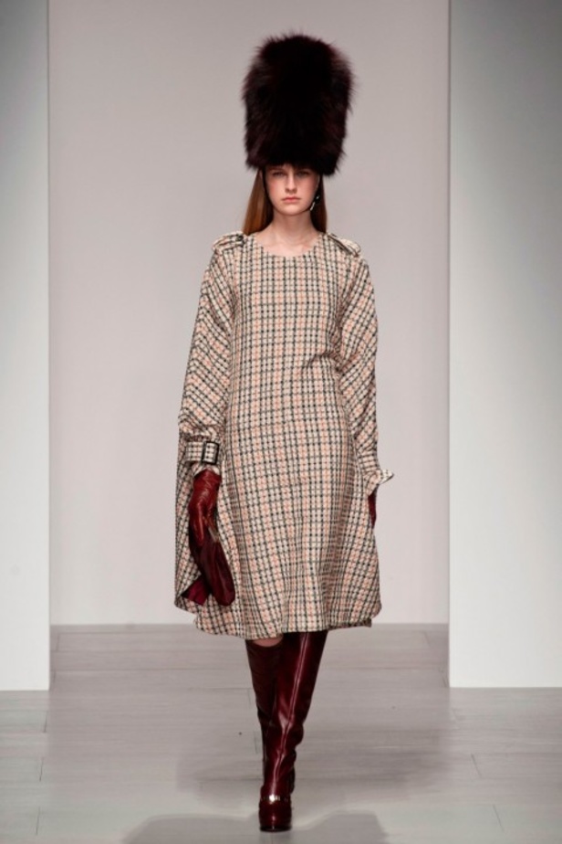 Daks: أزياء عسكرية بلمسات أنثوية