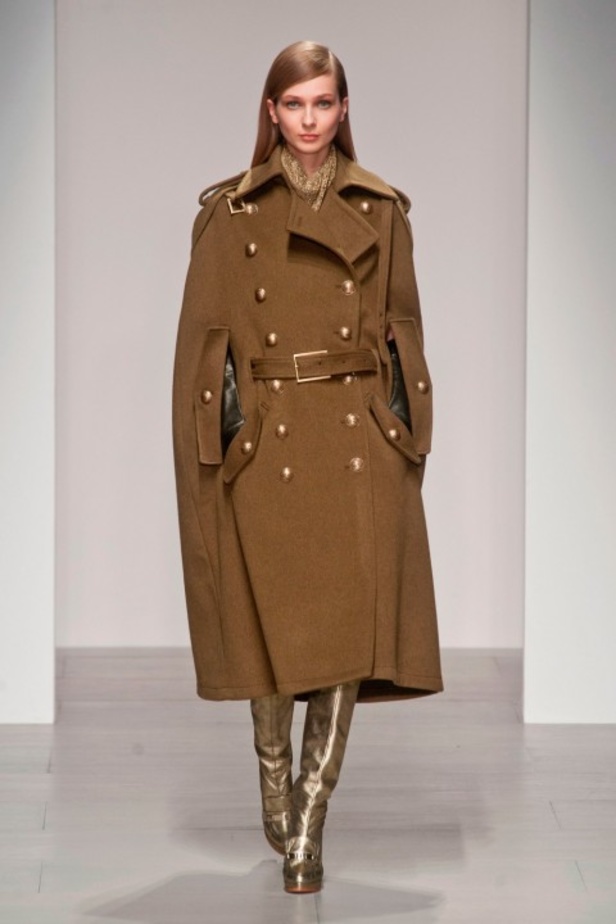 Daks: أزياء عسكرية بلمسات أنثوية