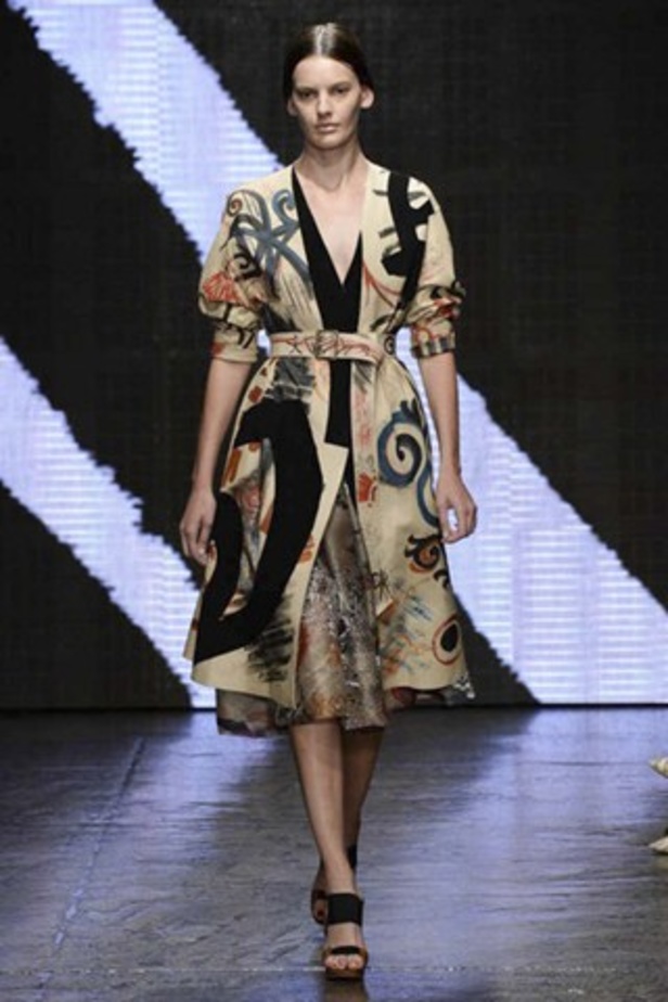 أناقتك العصرية مع Donna Karan