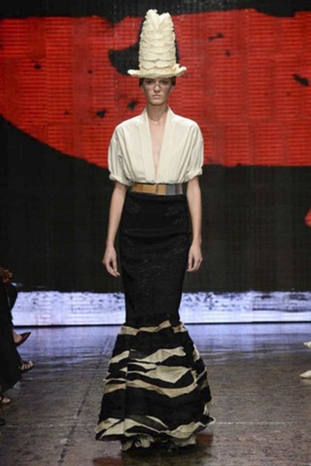 أناقتك العصرية مع Donna Karan