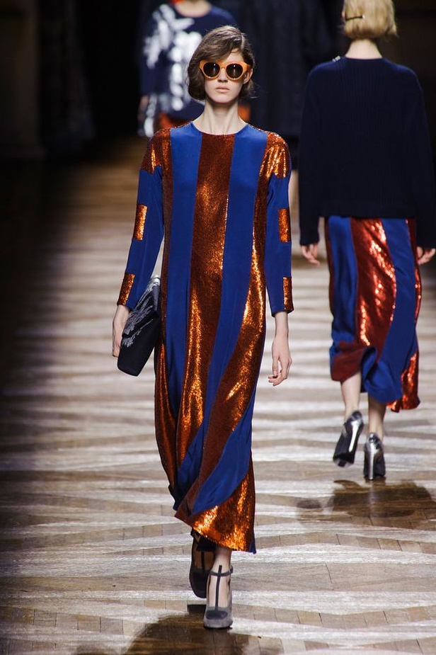 Dries Van Noten... أناقة الخطوط الوهمية