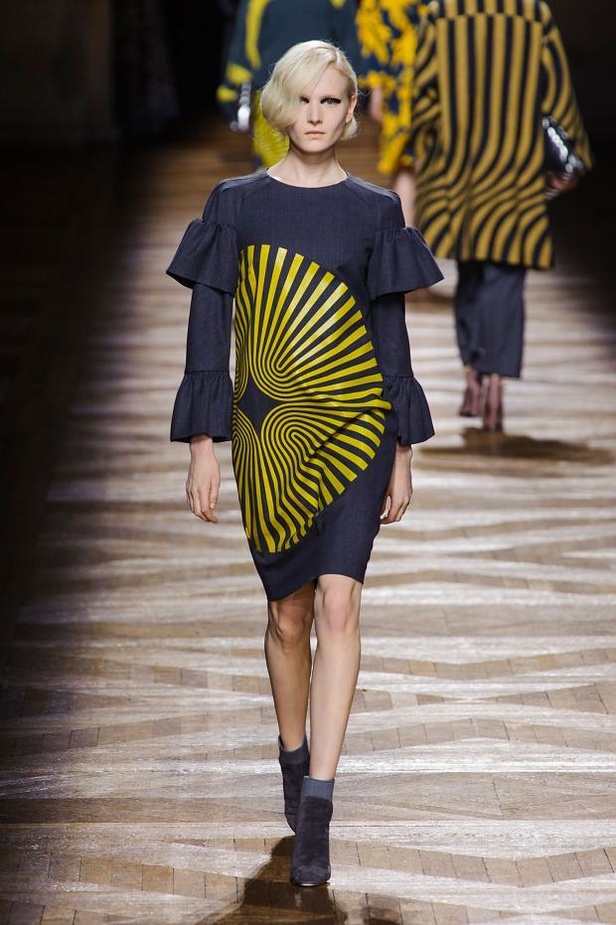 Dries Van Noten... أناقة الخطوط الوهمية