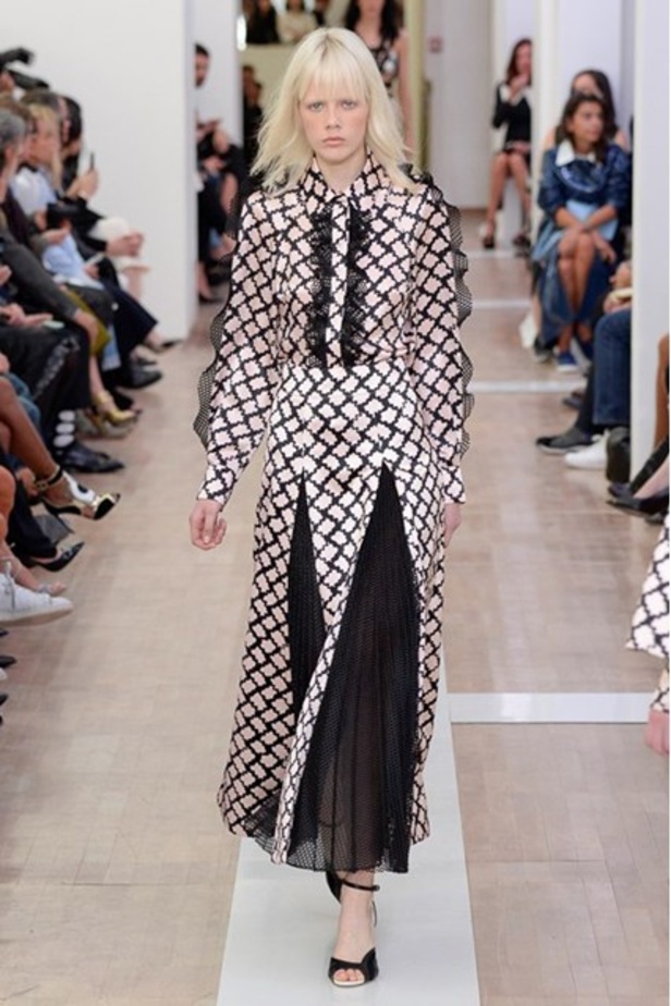 مجموعة Emanuel Ungaro لربيع و صيف 2016