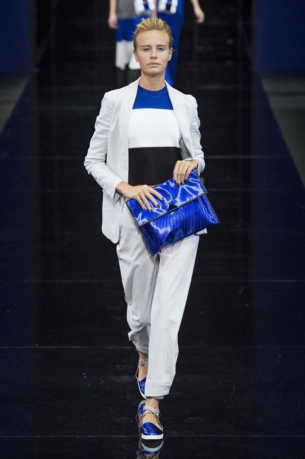 Emporio Armani .. كل غموض الأزرق وسحره