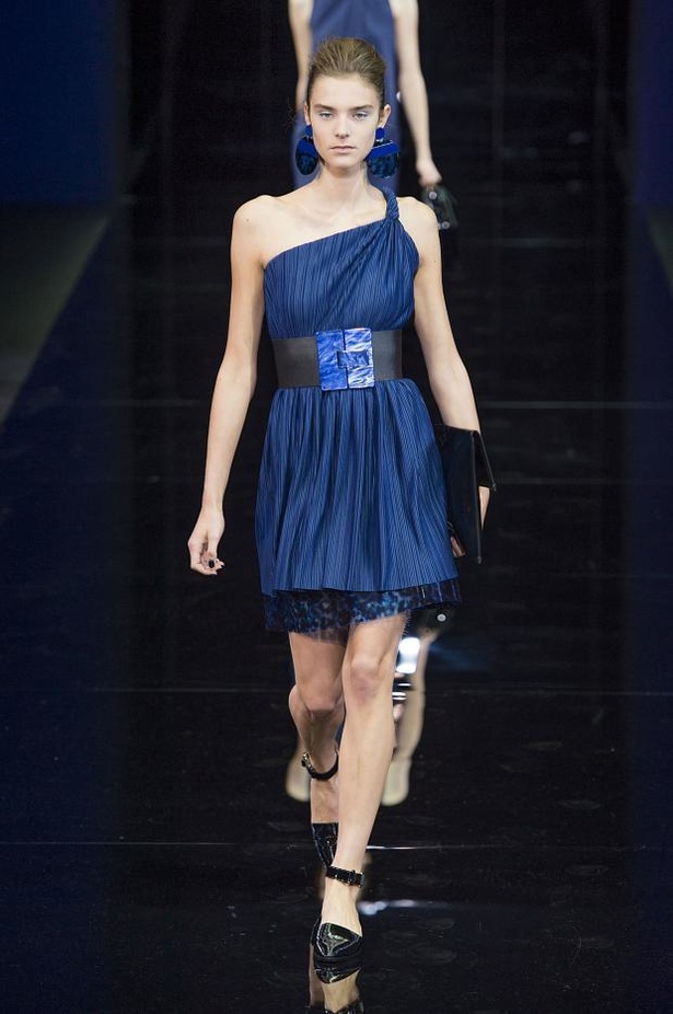 Emporio Armani .. كل غموض الأزرق وسحره