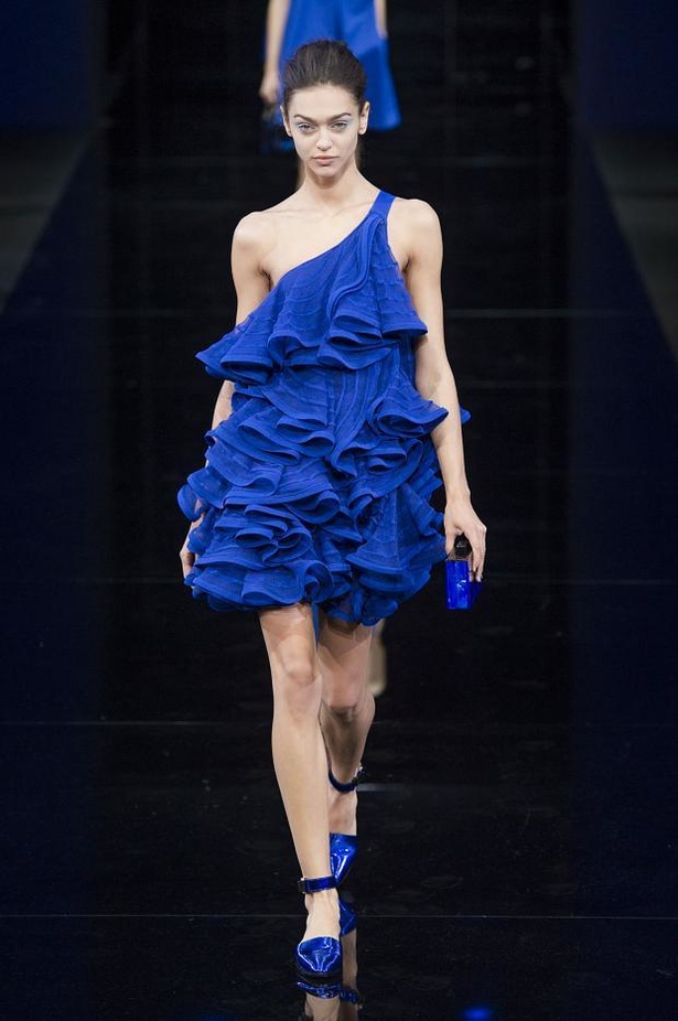 Emporio Armani .. كل غموض الأزرق وسحره