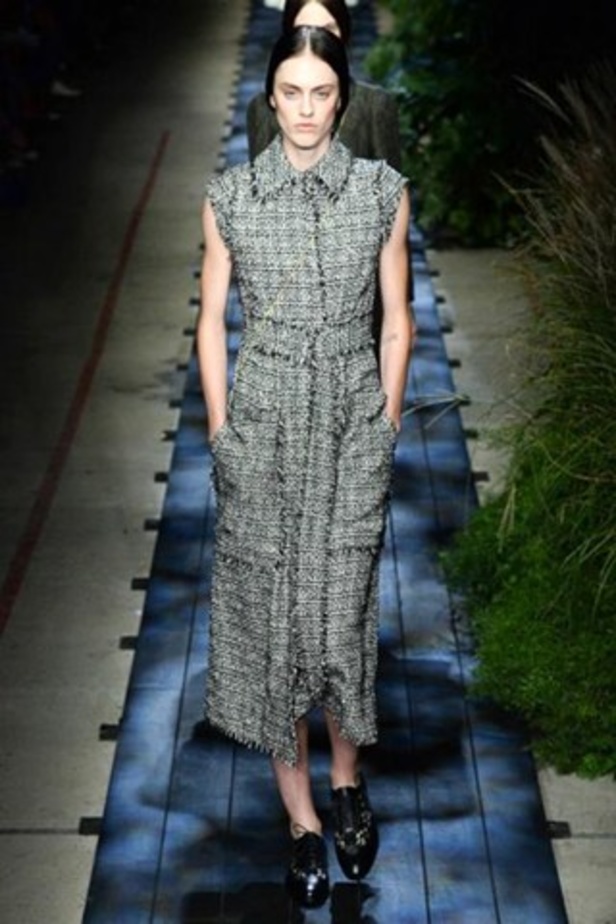 سحر الحدائق في عرض Erdem لربيع وصيف 2015