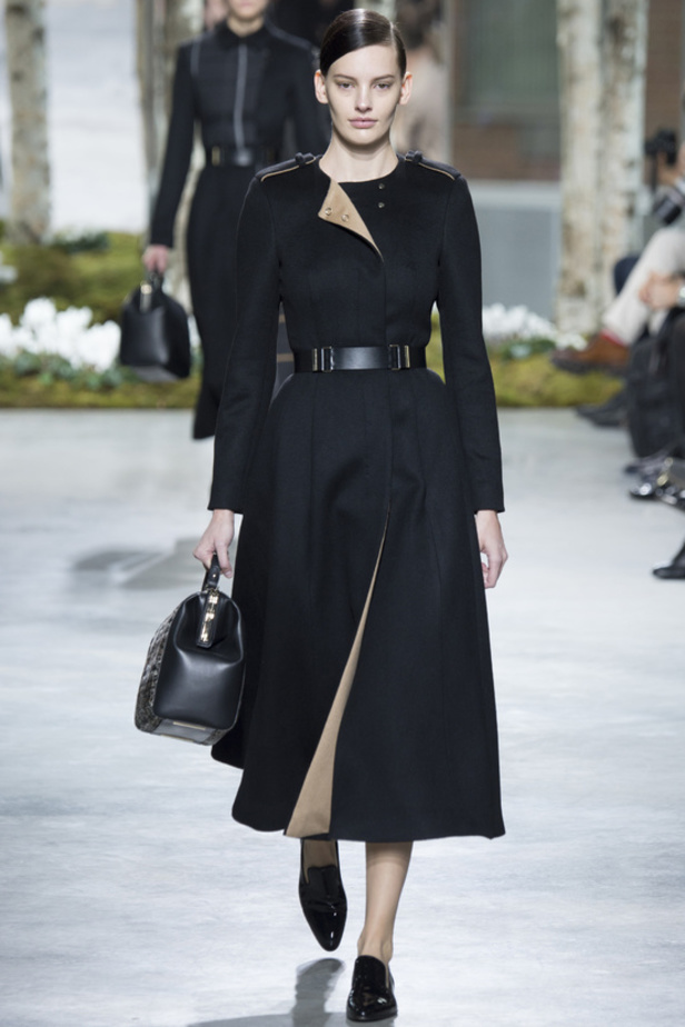 Hugo Boss: عالم كلاسيكي أنيق