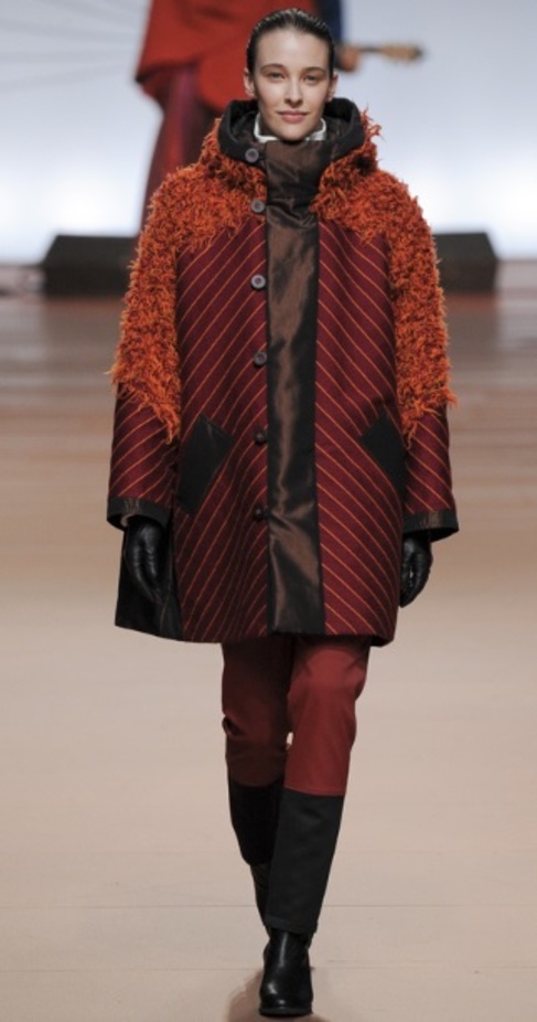 Issey Miyake يواجه خريف 2014 بابتسامة مشرقة 