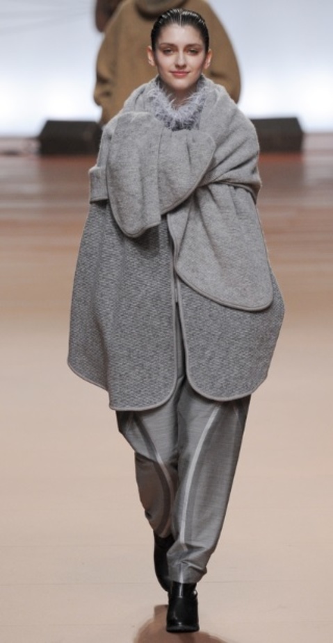 Issey Miyake يواجه خريف 2014 بابتسامة مشرقة 