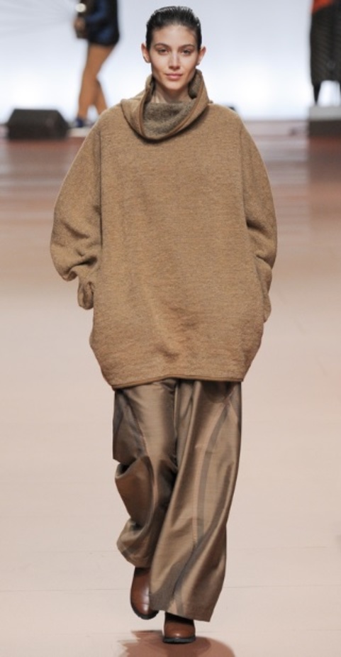 Issey Miyake يواجه خريف 2014 بابتسامة مشرقة 