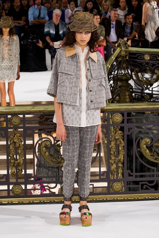 John Galliano .. أزهري كغابة صيفية مرحة