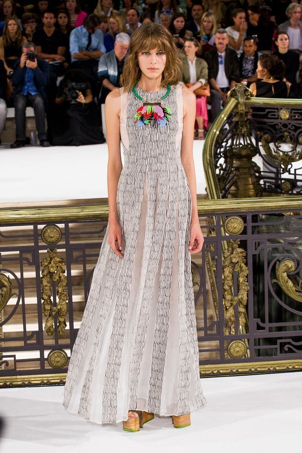 John Galliano .. أزهري كغابة صيفية مرحة