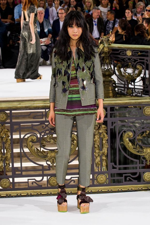 John Galliano .. أزهري كغابة صيفية مرحة