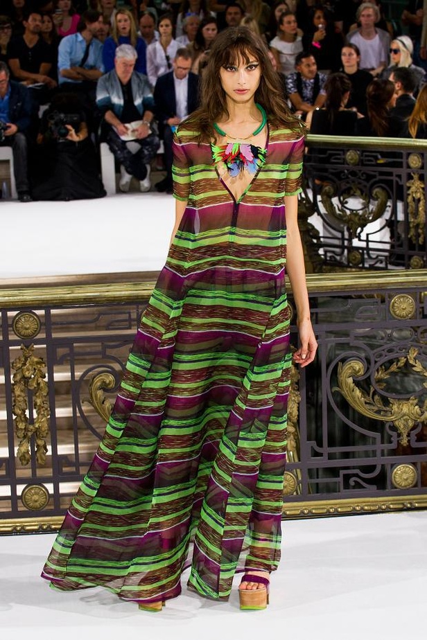 John Galliano .. أزهري كغابة صيفية مرحة