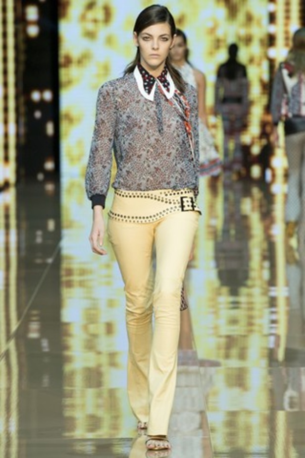 مزيد من الطبعات في عرض Just Cavalli لربيع وصيف 2015