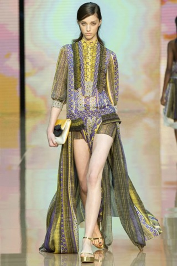 مزيد من الطبعات في عرض Just Cavalli لربيع وصيف 2015