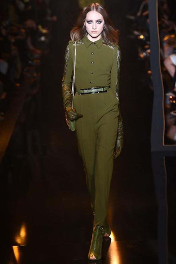 عرض Elie Saab لسيدة واثقة وحالمة!