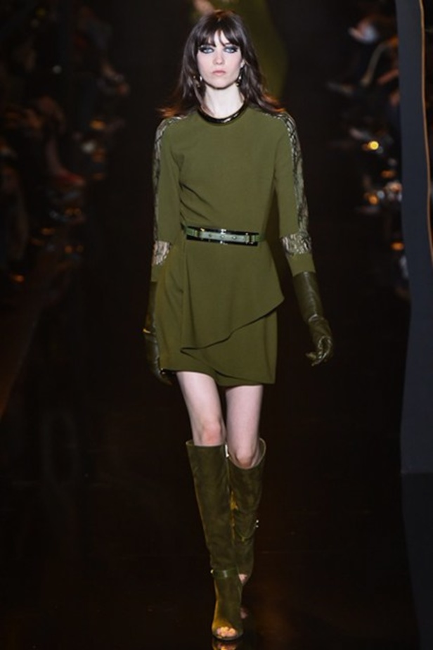 عرض Elie Saab لسيدة واثقة وحالمة!