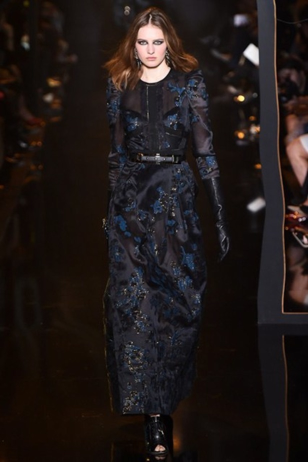 عرض Elie Saab لسيدة واثقة وحالمة!