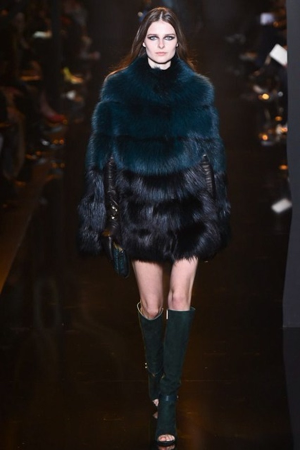 عرض Elie Saab لسيدة واثقة وحالمة!