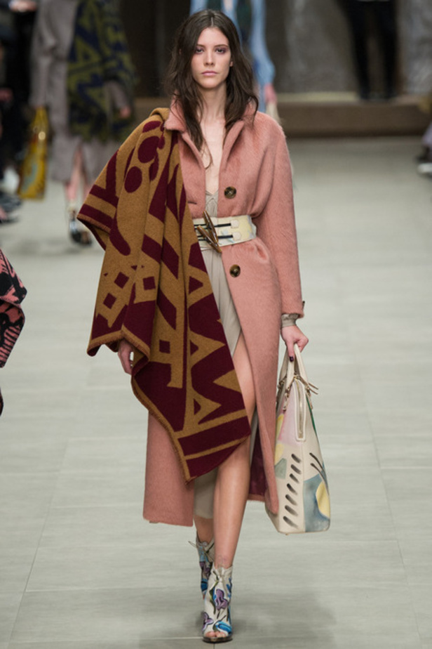 Burberry: مجموعة رومانسية خريفية